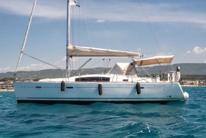 Rental Sailboat Beneteau Oceanis 40 La Ciotat