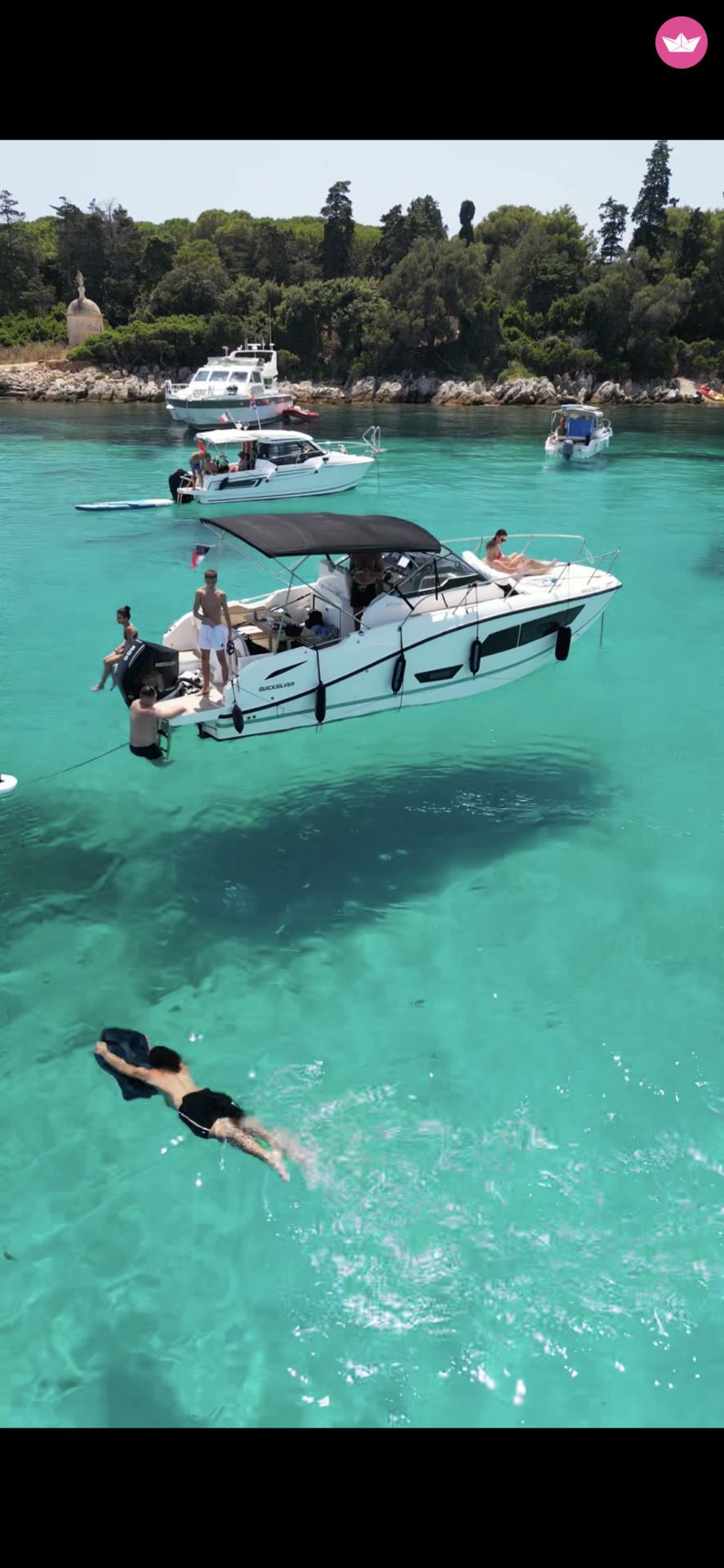 Quicksilver Activ 875 Sundeck photo 3
