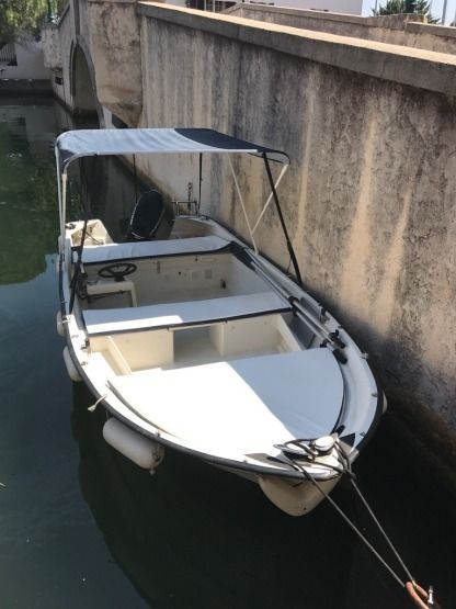 Location Bateau à moteur Crémo Crescent 450 Grimaud