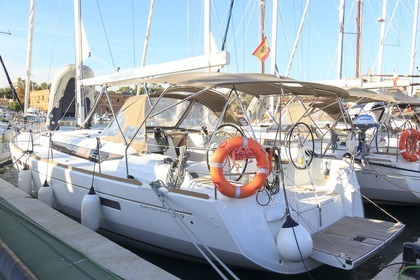 Charter Sailboat JEANNEAU SUN ODYSSEY 519 Mallorca