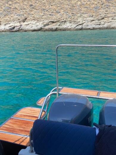 Lawrio RIB Great White Faethon 31 Ft alt tag text