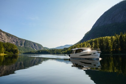 Hire Motorboat Greenline Yachts 39 Porsgrunn