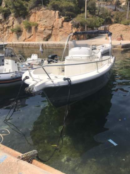 Location Bateau à moteur Kelt White Shark 205 Marseille