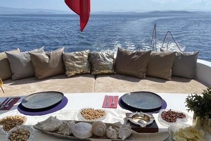 32 meter 5 double cabin 6 crew luxury yacht