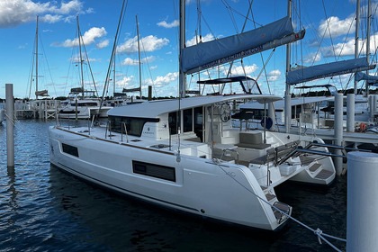 Verhuur Catamaran Lagoon-Bénéteau Lagoon 40 - 3 + 2 cab Marsh Harbour