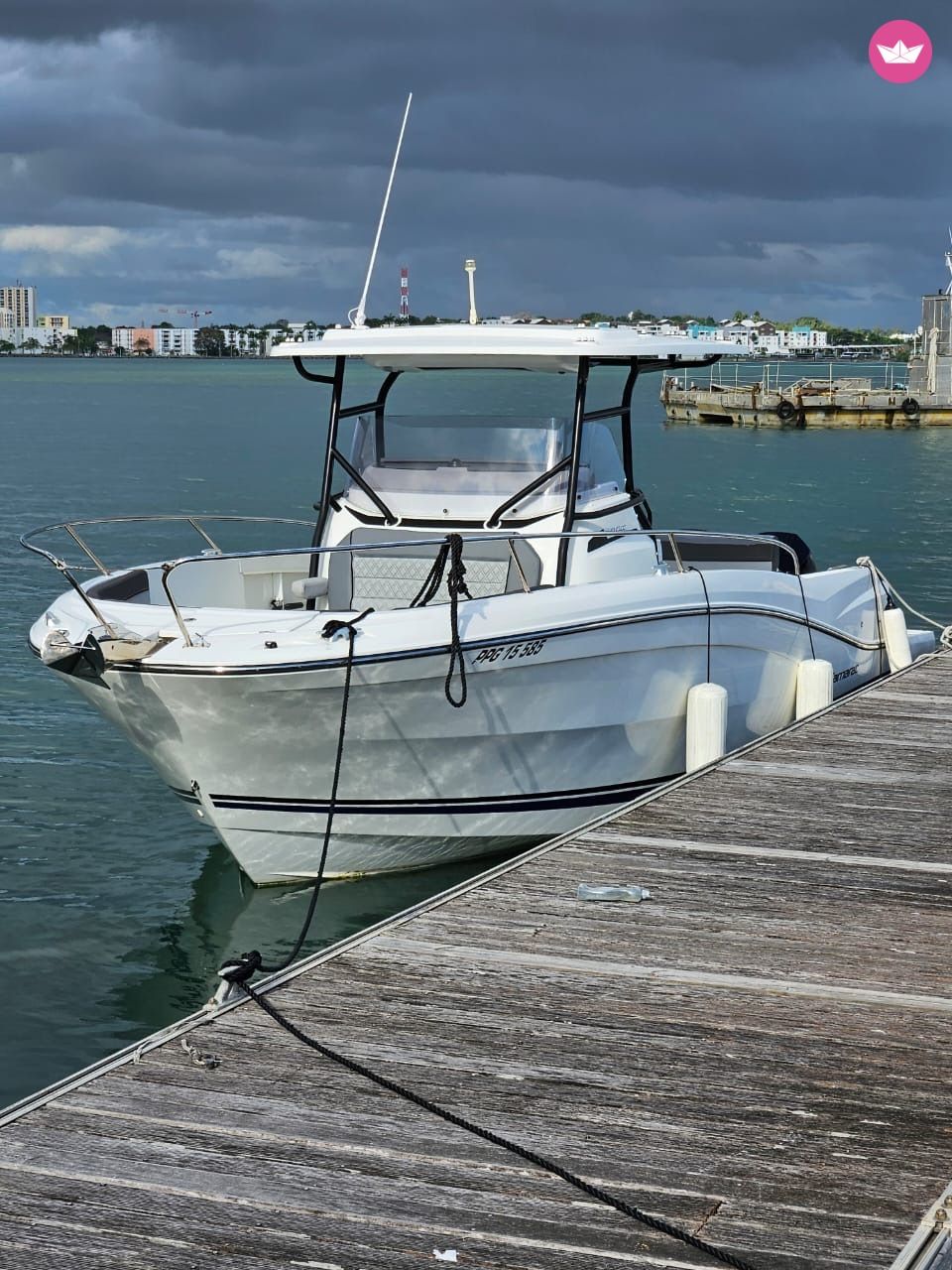 Bateau à moteur Jeanneau Cap Camarat 9.0 CC 500cv
