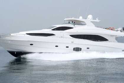 Hyra båt Motorbåt 14-24 MT 3 CABINS FERETTI 780 2019 Dubai