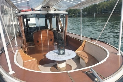 Rental Motorboat RIVA RIVER CRUISER Paris