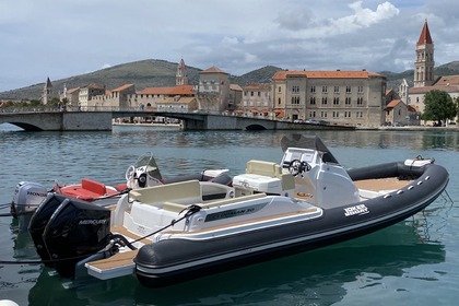 Alquiler Neumática Joker Boat Clubman 30 Trogir