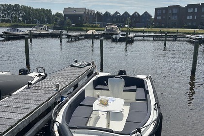 Hire Motorboat Riomar 515 Leeuwarden