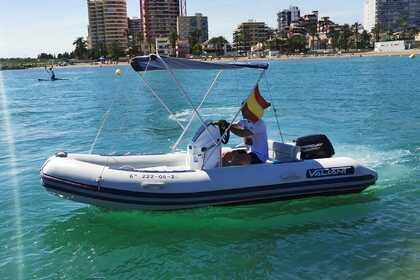 Hire Motorboat Valiant 430 classic La Pobla de Farnals