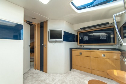 Alquiler de motora Bahía one 43