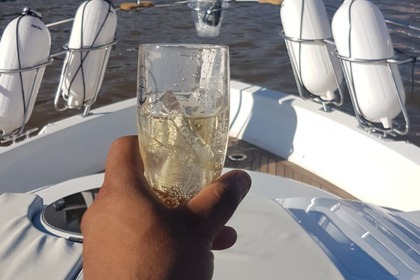 Yate Americano de 40 Pies | Experiencia Nocturna  Privada en el Delta