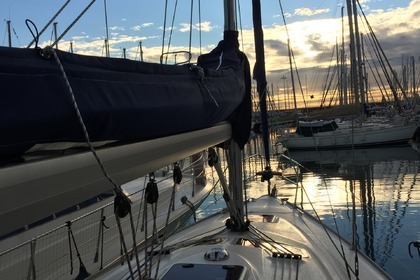 Charter Sailboat Bavaria 33 Cruiser Castelldefels