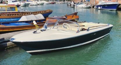 Charter Motorboat Riva Rudy Venice