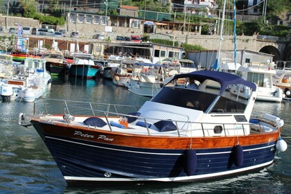 Charter Motorboat APREAMARE SMERALDO 9 Positano