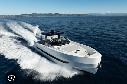 Location Bateau à moteur MEDYACHT MED 42 Vieux-Port de Marseille