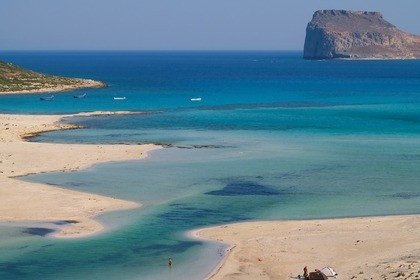 Full Day Cruise to Dia Island