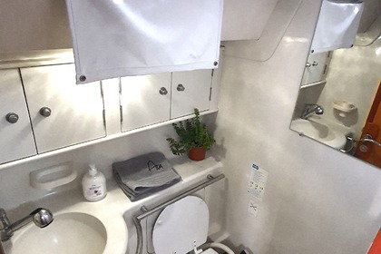 Ocean Star 44.1 with AC and Electric Generator