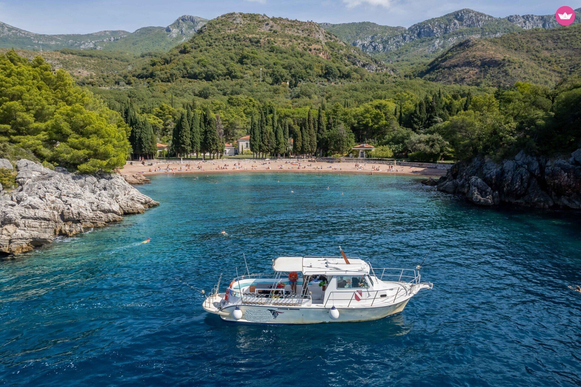 Bateau à moteur Motorboat Tranquility Kotor Local model 375hp 280cv