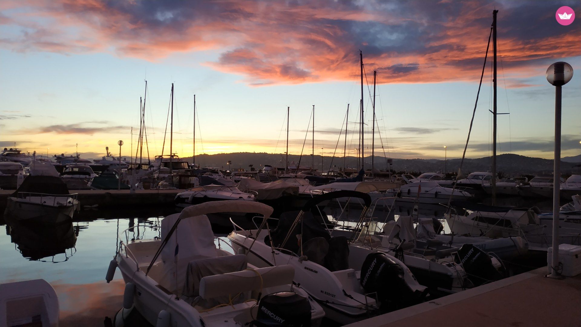 Quicksilver Activ 535 in Antibes for hire