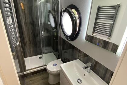 Rent this houseboat with 2 Cabins and visit Hafen