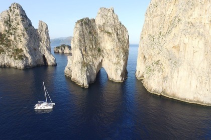 Lagoon 380 z Milazzo (Sycylia): sen Liparyjski