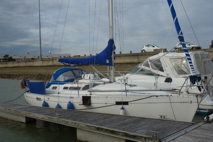 Charter Sailboat BENETEAU OCEANIS 320 La Rochelle
