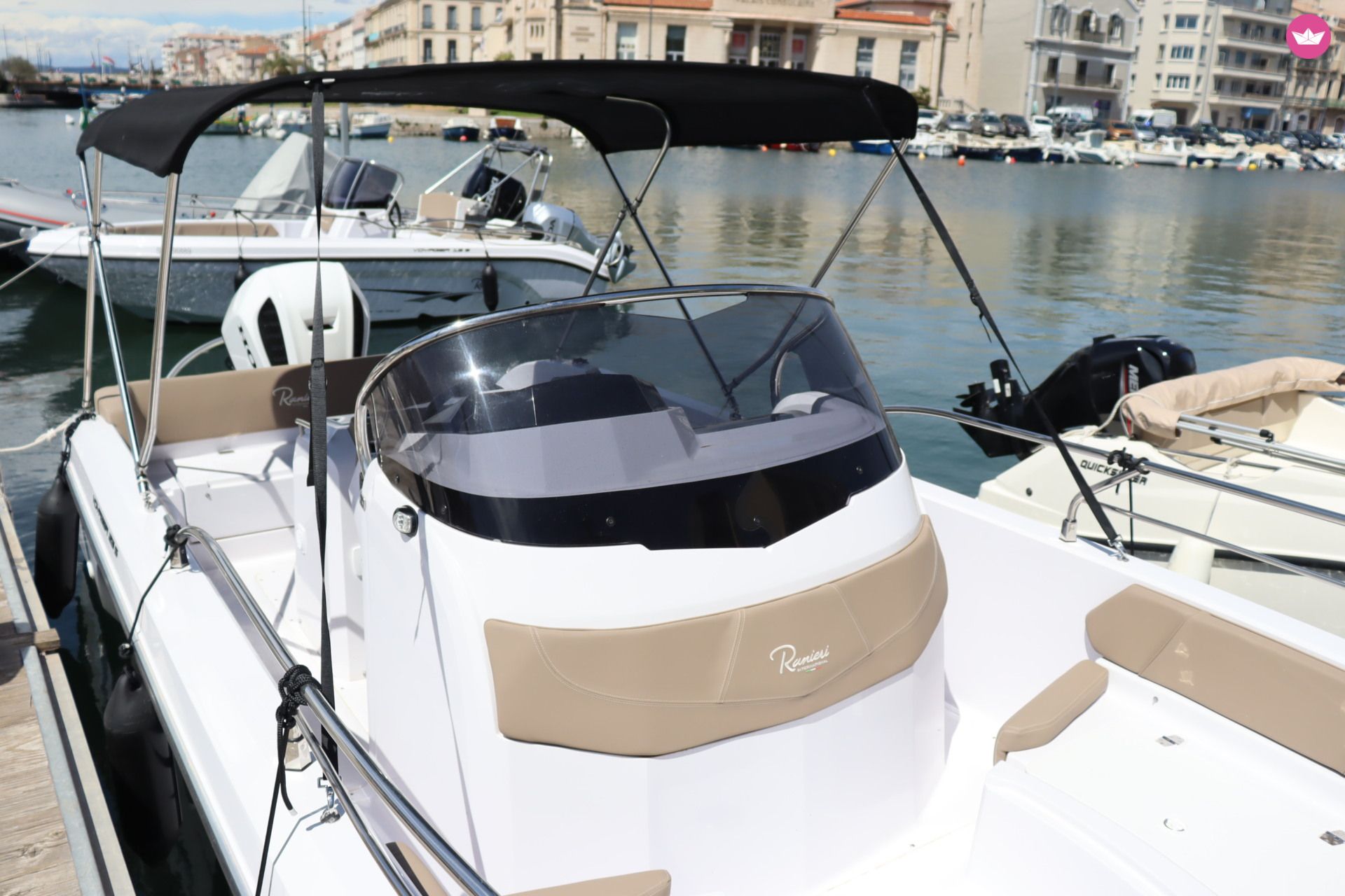 Bateau à moteur Ranieri Voyager 23s 225cv 5
