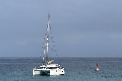 Просторный катамаран Lipari 41 – отдых с друзьями и семьёй у берегов Черногории