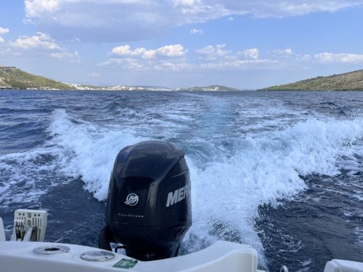 Trogir Motorboat Quicksilver 635 Commander alt tag text