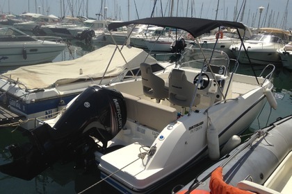 Noleggio Barca a motore QUICKSILVER Activ 605 Open 7 personnes moteur 4T Mandelieu-la-Napoule