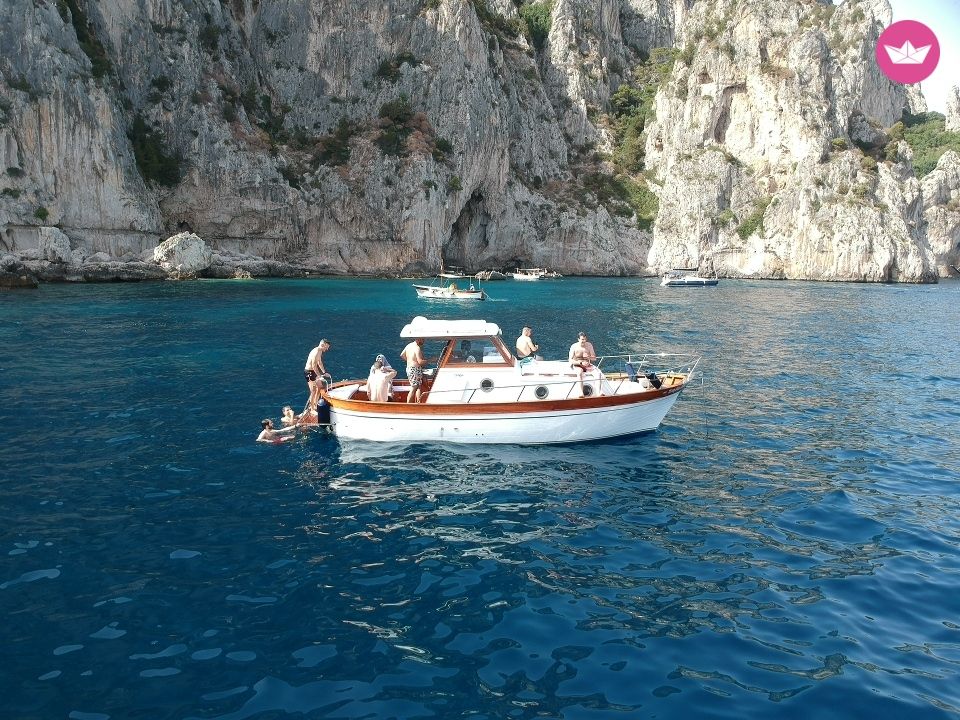 Bateau à moteur Comena Cabin 25 120cv 2