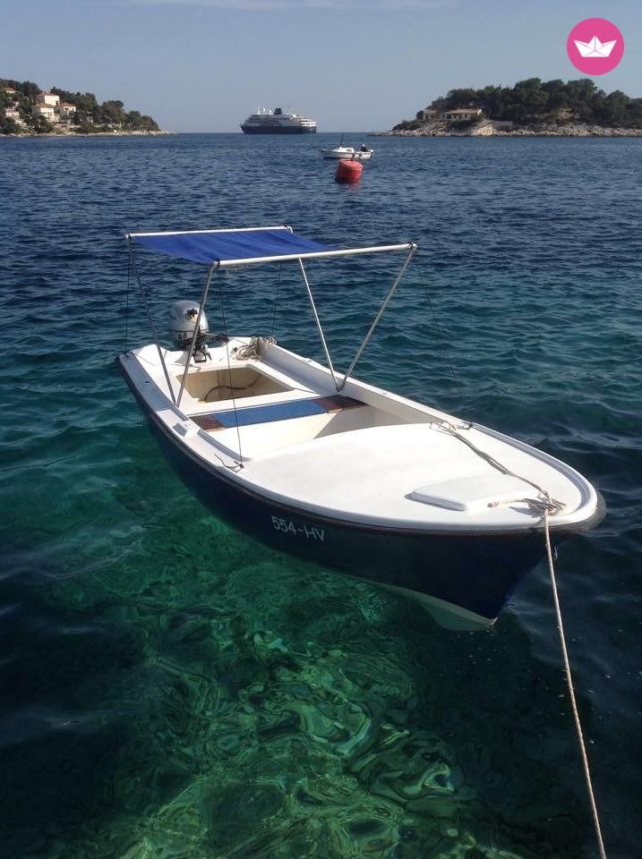 Pasara Val in Hvar for hire