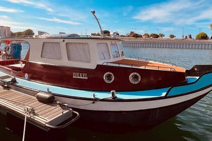 Rental Motorboat Remorqueur Hollandais Sète