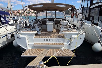 Verhuur Zeilboot Bénéteau Oceanis 46.1 Marina Frapa