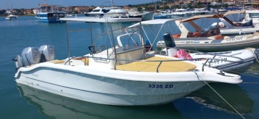 Charter Italmar Blue Ocean 270 Motorboat (2014) In Medulin - Click&boat