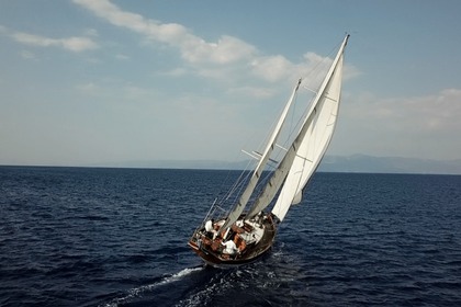 Noleggio Barca a vela John G. Alden Classic Ketch Isola di Passo