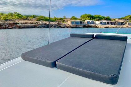 PASCAL - A/C, DESALINIZADORA, GENERADOR, AMARRE INCLUIDO TODA LA SEMANA