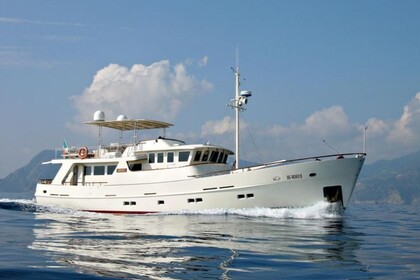 Noleggio Yacht BUGARI BUGARI NAVETTA La Spezia