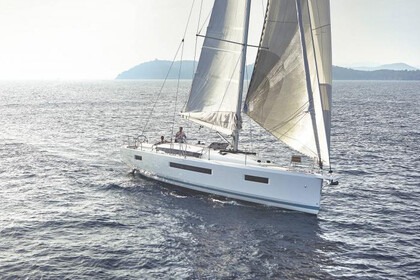 Charter Sailboat  Sun Odyssey 440 Šibenik