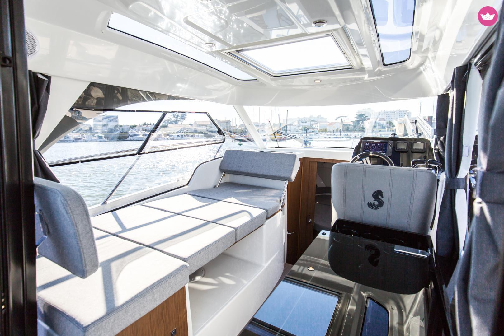 Bateau à moteur Beneteau Antares 9 400cv 4