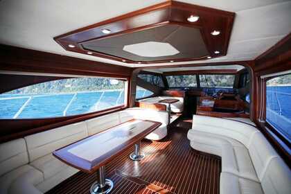 19m Spacious Motoryat in Istanbul B8