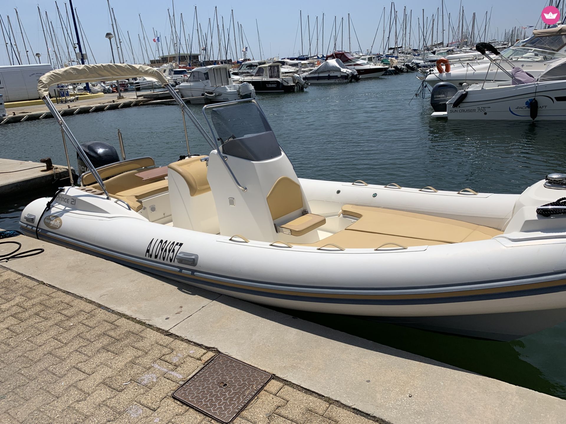 Semi-rigide Nuova Jolly Prince 21 à louer