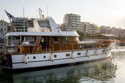 Charter Motorboat Graham Bunn/Uk One Off Rethymno