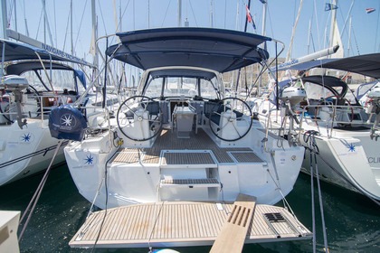 Charter Sailboat BENETEAU OCEANIS 41.1 Trogir