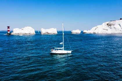 Charter Sailboat Bavaria 39 Cruiser Cowes