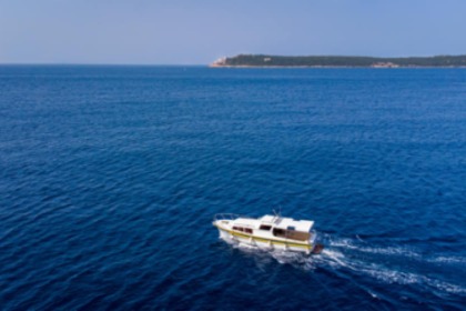 Rental Motorboat Custom Leut nava Herceg Novi