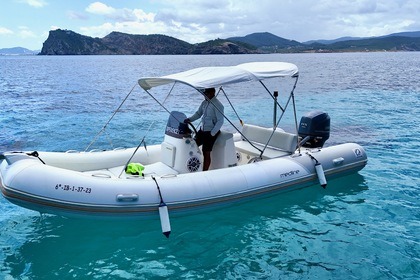 Location Bateau à moteur Zodiac Medline 580 Santa Eulalia del Río