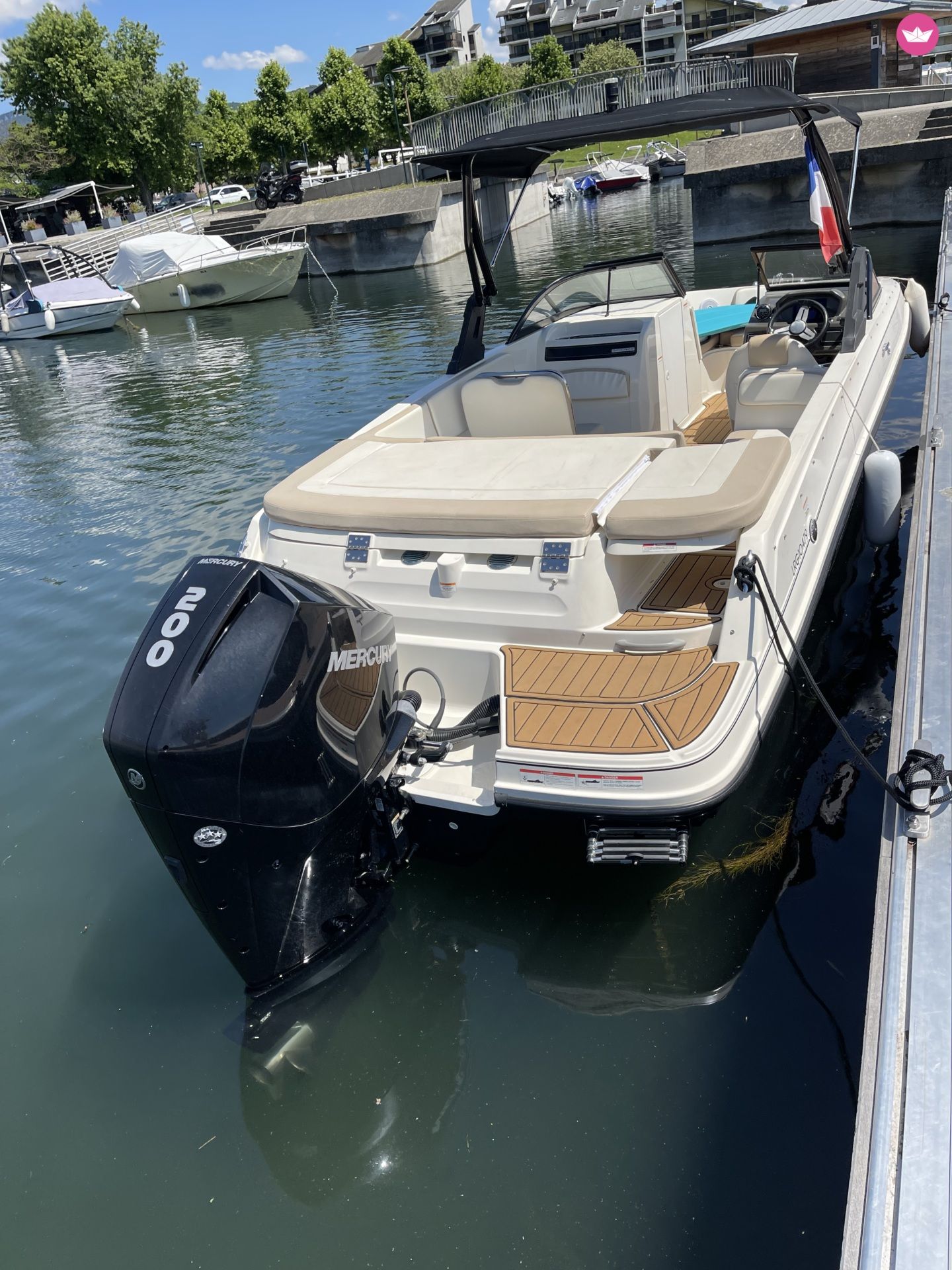 Bateau à moteur Bayliner Vr6 200cv 3